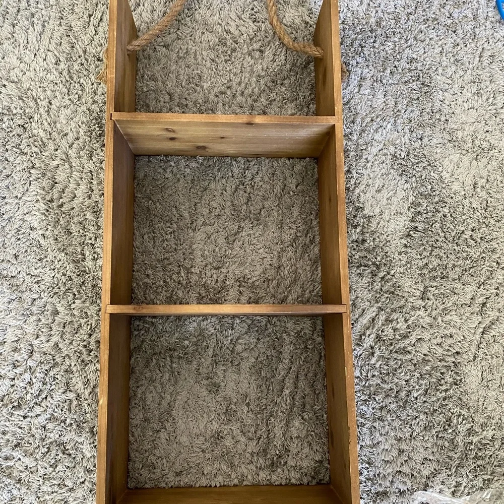 Hanging - Wood shelves